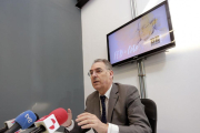 Miguel Ángel Benavente, presidente del CB Tizona, durante su comparecencia de ayer.-RAÚL OCHOA