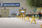Accesos a los talleres de Michelin en Aranda.
