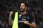 Isco del Real Madrid celebra luego de anotar un gol contra Manchester United hoy-EFE