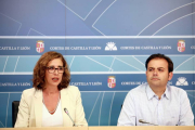 El portavoz socialista de Fomento en las Cortes de Castilla y León, Tino Rodríguez, y la viceportavoz del área, Ana Muñoz de la Peña, valoran la política de la Junta en materia de vivienda e informan de las iniciativas que en materia de acceso a la vivien-Ical
