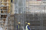 La construcción recupera 2.300 ocupados en el último año y ya suma 14.100 activos.-ISRAEL L. MURILLO