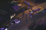 Imagen aérea del despliegue policial en torno al bar de California en el que se ha producido el tiroteo.-KABC (AP)