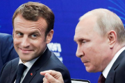 l presidente ruso,  Vladimir Putin, junto al presidente francés, Emmanuel Macron, en San Petersburgo-DIMITRI LOVESKY