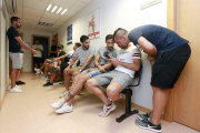 La plantilla pasó ayer el reconocimiento médico.-RAÚL G. OCHOA