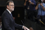 El presidente del Gobierno en funciones y candidato a la reelección, Mariano Rajoy, durante su discurso en el debate de investidura.-EFE / BALLESTEROS