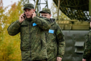 Un oficial del ejército ruso durante unos simulacros militares en el campo de entrenamiento Telemba.-MLADEN ANTONOV (AFP)