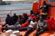 Inmigrantes rescatados llegan al puerto de Tarifa, el 17 de julio. /-REUTERS / JON NAZCA