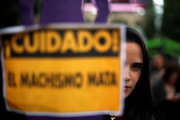 En lo que va de año, en Chile se han registrado 15 feminicidios, mientras otros 35 han sido frustrados. Las estadísticas oficiales señalan que en 2016 se cometieron 34 feminicidios, mientras en 2015 los casos sumaron 45 y 40 en 2014.-EFE / ARCHIVO