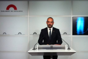 Jordi Cañas, en una rueda de prensa en el Parlament.-EFE