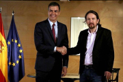 ánchez e Iglesias, antes de la reunión de este martes.-DAVID CASTRO