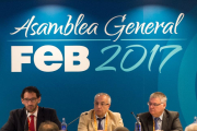 Garbajosa (FEB), Blanco (Comité Olímpico Español) y Roca (ACB), ayer, en Madrid.-FEB