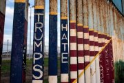 Un trozo de muro que separa México de EEUU visto desde Tijuana.-GUILLERMO ARIAS (AFP)