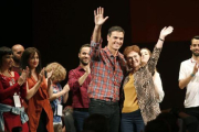 Pedro Sánchez y la exministra Carmen Calvo, en una imagen de archivo.Pedro Sánchez y la exministra Carmen Calvo, en una imagen de archivo.-/ EFE / CARLOS BARBA
