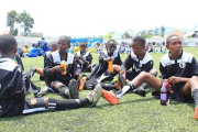Los niños, con la equipación del Burgos CF.-ECB