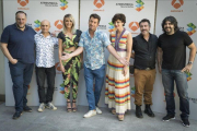 Equipo de 'Me resbala', con Arturo Valls en el centro, flanqueado por Anna Simon (izda.) y Olga Hueso (dcha.)-ATRESMEDIA