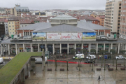 Fachada principal del Mercado Norte, ubicado en la Plaza España de la capital burgalesa.-RAÚL G. OCHOA