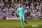 Dani Barrio, portero del Burgos CF celebra el tanto de la victoria en El Plantío