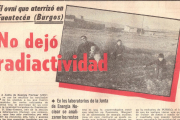 El periódico Pueblo siguió con la noticia y dio cuenta del resultado de los análisis que mandó hacer de las muestras recogidas en Fuentecén. PUEBLO

Luis Domínguez señala las marcas que dejó el platillo volante en la era, en una foto que tomó el rotativo en 1981. PUEBLO