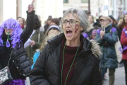 Miles de personas recorrieron las calles del centro para expresar su apoyo a la movilización feminista y exigir el fin de la violencia machista.-SANTI OTERO