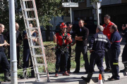 Dotaciones de bomberos voluntarios de distintas localidades realizan ejercicios formativos.-ECB