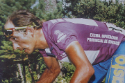 Armand de las Cuevas asciende a Las Lagunas en 1994 portando el maillot morado-Vuelta a Burgos