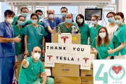 Personal de Cuidados Intensivos del HUBU con los respiradores Tesla. UCI BURGOS