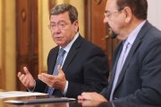César Rico (izq.) y Ángel Guerra (dch.), ayer durante el balance del plan Prialp.-I. L.M.