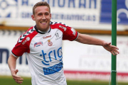 Aketxe celebra un gol en su etapa como jugador de la Cultural Leonesa.-DIARIO DE LEÓN