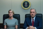 Robin Wright y Kevin Spacey, protagonistas de House of cards, serie de la plataforma Netflix.-EL PERIÓDICO