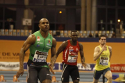 Yúnier Pérez (i), atleta del Playas de Castellón,-EL PERIÓDICO