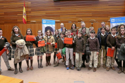 Alumnos de Valladolid participantes en el Pleno  infantil desarrollado en la sede del Parlamento autonómico.-ICAL