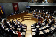 Inicio del pleno del Parlamento de Navarra.-JESÚS DIGES