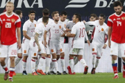Los jugadores de la selección española celebran un gol en el amistoso frente a Rusia en San Petersburgo.-EFE / ANATOLY MALTSEV
