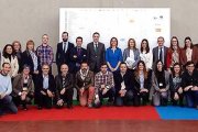 Representantes de empresas y centros formativos que participan en la Feria de Empleo ayer en el recinto ferial.-L.V.