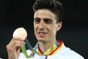 Joel González, con su bronce.-EFE / TATYANA ZENKOVICH