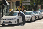 Una parada de taxis en la capital burgalesa.-ECB
