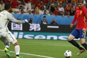 Morata remata la jugada del 3-0 ante Turquía-EFE / OLIVER WEIKEN