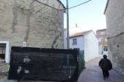 Imagen de una de las casas del barrio de Villatoro afectada por las grietas.-ISRAEL L. MURILLO