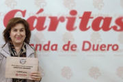 Guadalupe Cuadrado, con el cheque. ECB