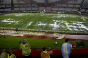 Aspecto que presentaba el Estadio Monumental de Buenos Aires poco antes de la hora de inicio del partido.-AP / NATACHA PISARENKO