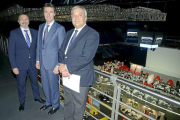 El director del Incibe, Miguel Rego, el ministro de Industria, José Manuel Soria, y el secretario de Estado de Telecomunicaciones, Víctor Calvo-Sotelo presumen en el Barclays Centre de Madrid del Cybercamp fuera de León, la sede del Incibe.-Ministerio de Industria