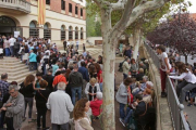 Votantes esperando para acceder a un colegio electoral en Igualada, el 1-O.-MARC VILA