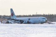 El A320 de Air Canada siniestrado en el aeropuerto de Halifax, este domingo.-Foto: REUTERS / MARK BLINCH
