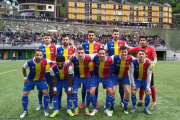 Los jugadores del Andorra forman antes del partido ante el Viladecans.-TWITTER / FC ANDORRA