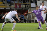 Lucas Vázquez, durante el encuentro de Copa del miércoles ante La Cultural Leonesa.-EFE / J. CASARES