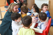 La consejera de Familia e Igualdad de Oportunidades, Isabel Blanco, visita el Programa Crecemos, en Villalbilla de Burgos. ICAL