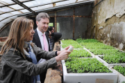 La concejal de Medio Ambiente, Carolina Blasco, y el alcalde, Javier Lacalle, visitaron el Vivero Municipal en el Día de la Tierra.-ISRAEL L. MURILLO