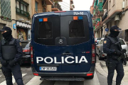 Imagen de archivo de una operación antiyihadista llevada a cabo en Mataró.-GUILLEM SÀNCHEZ