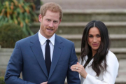 Enrique de Inglaterra y Meghan Markle, en la sesión de fotos en Kensington Palace.-DANIEL LEAL-OLIVAS