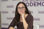 Laura Domínguez en la sede de Podemos Burgos.-ISRAEL L. MURILLO